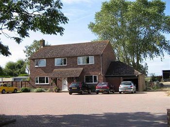 Willowbrook Riding Centre Chichester Exterior photo