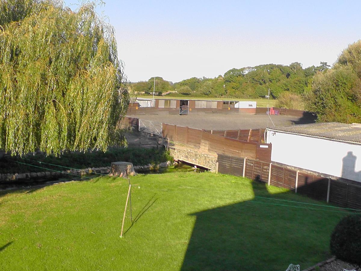 Willowbrook Riding Centre Chichester Exterior photo